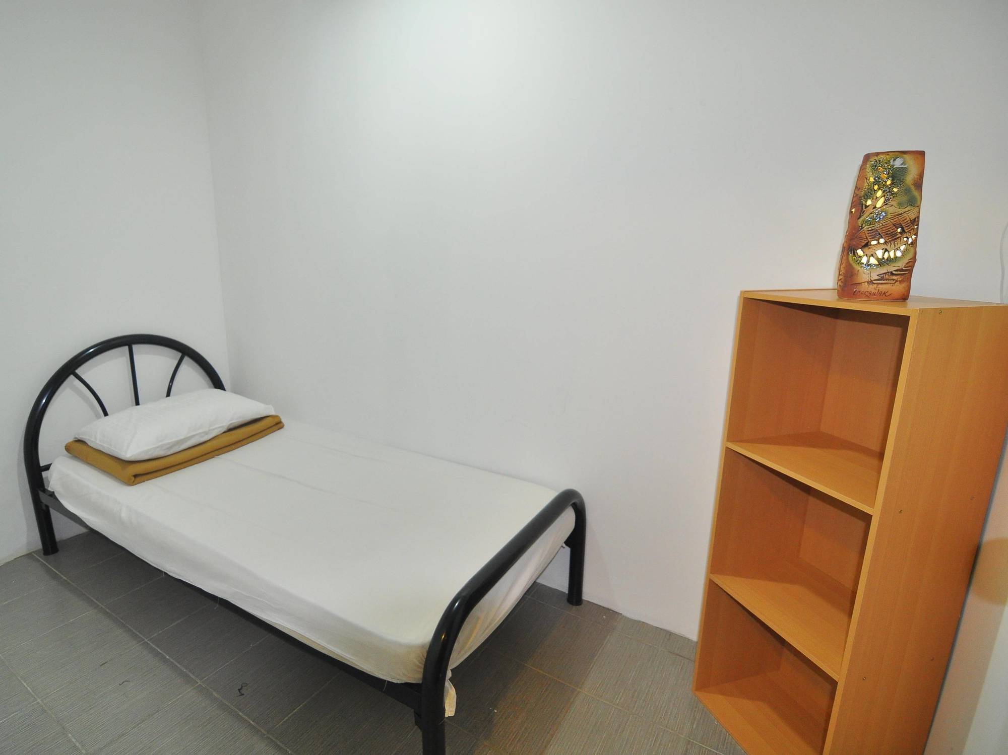 Spot On 89886 Backpacker'S Stay Services Кучинг Екстериор снимка