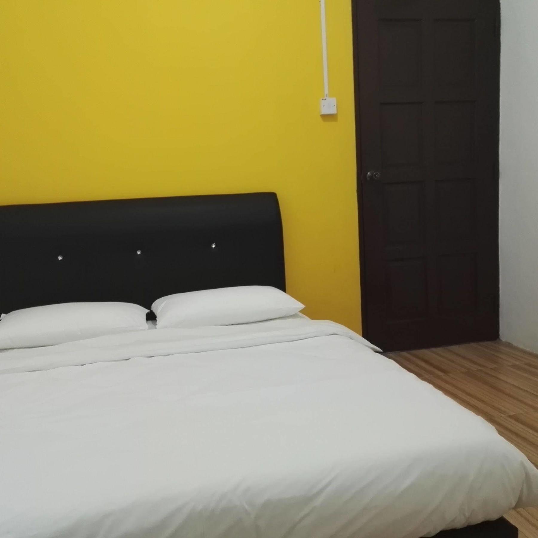 Spot On 89886 Backpacker'S Stay Services Кучинг Екстериор снимка